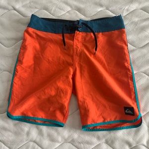 Orange Quiksilver Boardshorts Vintage Vibes